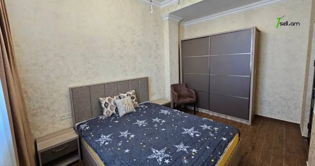 Երկու հարկանի քարե թաունհաուզ, Գ-1 թաղամաս Աջափնյակում, 400 քմ, 2 սանհանգույց, կապիտալ վերանորոգված