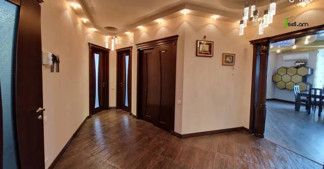 Ընդարձակ 3 սենյականոց բնակարան նորակառույց շենքում Նաիրի Զարյան փողոցում, 175 քմ, 12/16 հարկ