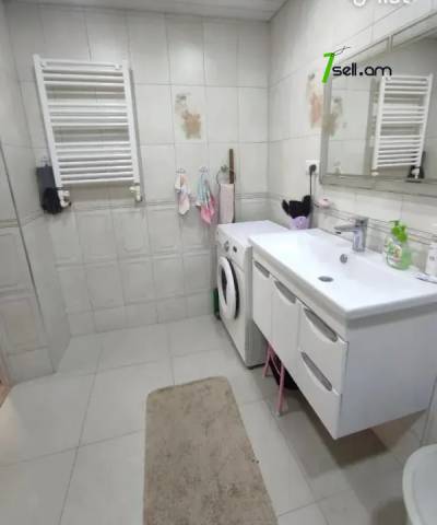 4 սենյականոց բնակարան, Ավան-Առինջ 1-ին միկրոշրջան, 82 քմ, նախավերջին հարկ, եվրովերանորոգված