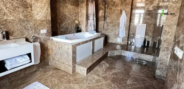 4 սենյականոց բնակարան նորակառույց շենքում Խաչատուր Աբովյանի փողոցում, 200 քմ, 2 սանհանգույց