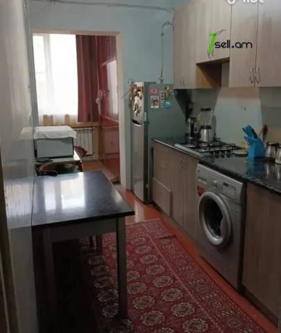 3 սենյականոց բնակարան Ծովակալ Իսակովի պողոտայում, 78 ք.մ., 3/9 հարկ, մի քանի պատշգամբ