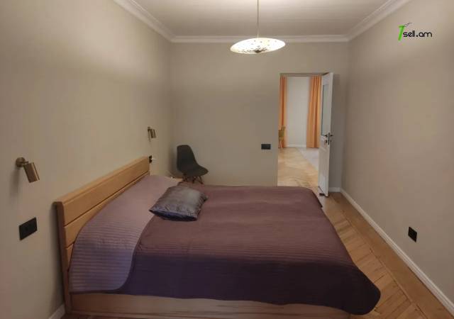 2 սենյականոց բնակարան Արամ Խաչատրյանի փողոցում, 56 ք.մ., նախավերջին հարկ, եվրովերանորոգված