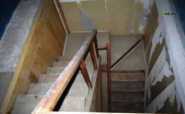 3 սենյականոց բնակարան Արամ Խաչատրյան փողոցում, 100 ք.մ., 2 սանհանգույց