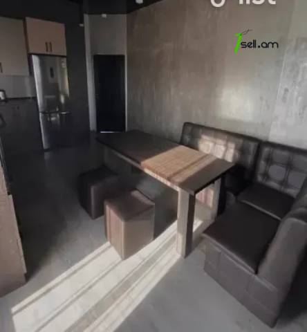 Երկու հարկանի տուն Հրաչյա Աճառյանի փողոցում Ավանում, 200 ք.մ., 2 սանհանգույց, կապիտալ վերանորոգված