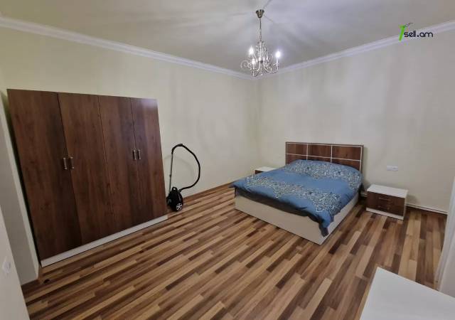 Երկու հարկանի քարե տուն Եղիազարյան փողոցում Աջափնյակում, 350 ք.մ., եվրովերանորոգված