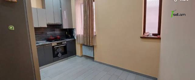 Երկու հարկանի քարե տուն Շիրազի փողոցում Աջափնյակում, 163 ք.մ., 2 սանհանգույց, կապիտալ վերանորոգված