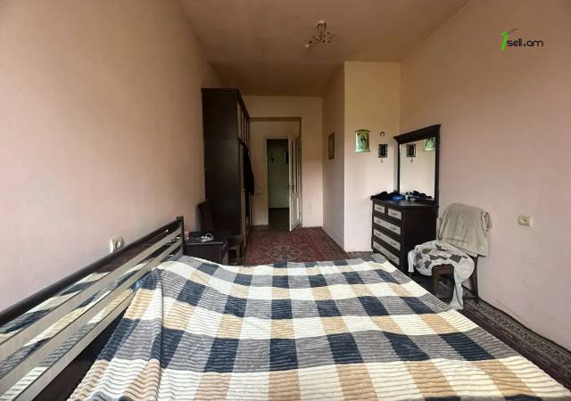 Երկու հարկանի քարե տուն Դավիթ Բեկի փողոցում Նոր Նորքում, 1400 ք.մ., կոսմետիկ վերանորոգում