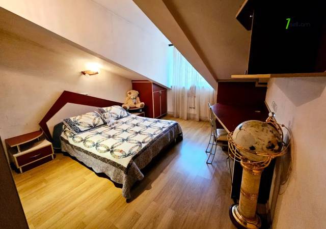 5 սենյականոց բնակարան Նալբանդյան փողոցում, 140 ք.մ., 2 սանհանգույց, բարձր առաստաղներ