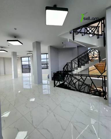 Բազմաֆունկցիոնալ գույք, Եղվարդի խճուղի Զովունիում, 2150 ք.մ.