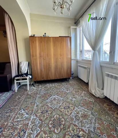 3 սենյականոց բնակարան Կոմիտասի պողոտայում, 99 ք.մ., մի քանի պատշգամբ, նախավերջին հարկ, քարե շենք