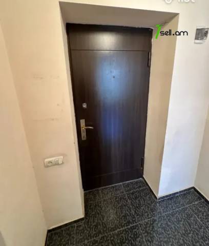 1 սենյականոց բնակարան Աշոտ Հովհաննիսյանի փողոցում, 34 ք.մ., 2/5 հարկ, կապիտալ վերանորոգված