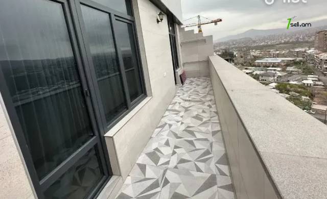 2 սենյականոց բնակարան նորակառույց շենքում Պարույր Սևակի փողոցում, 73 ք.մ., բարձր առաստաղներ