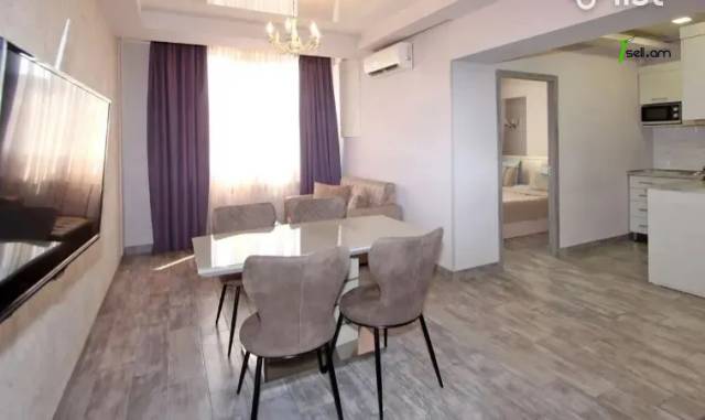 2 սենյականոց բնակարան Եզնիկ Կողբացու փողոցում, 40 ք.մ., դիզայներական ոճով վերանորոգված