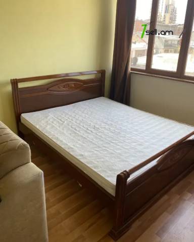 1 սենյականոց բնակարան Հանրապետության փողոցում, 50 ք.մ., 5/10 հարկ, եվրովերանորոգված