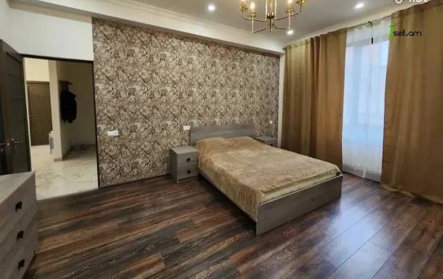 4 սենյականոց բնակարան նորակառույց շենքում Ադոնցի փողոցում, 125 ք.մ., 2 սանհանգույց, բարձր առաստաղներ