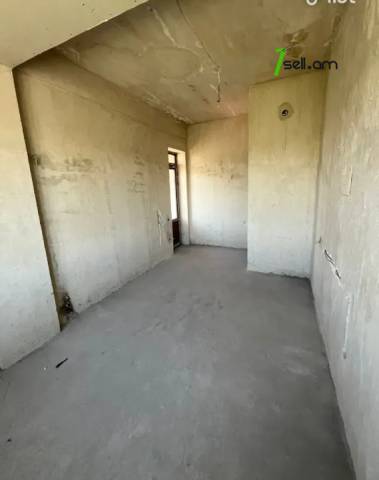 4 սենյականոց բնակարան նորակառույց շենքում Սերո Խանզադյան փողոցում, 130 քմ, 15/17 հարկ