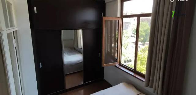 3 սենյականոց բնակարան Ալեքսանդր Սպենդիարյանի փողոցում, 74 ք.մ., բարձր առաստաղներ, նախավերջին հարկ