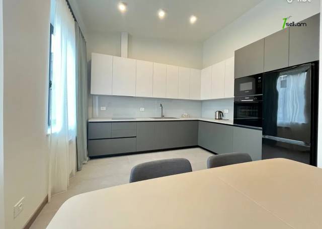 3 սենյականոց բնակարան կենտրոնում, 105 քմ, 2 սանհանգույց, բարձր առաստաղներ, կապիտալ վերանորոգված