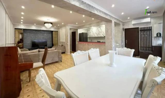 3 սենյականոց բնակարան Նալբանդյան փողոցում, 94 քմ, 2 սանհանգույց, մի քանի պատշգամբ