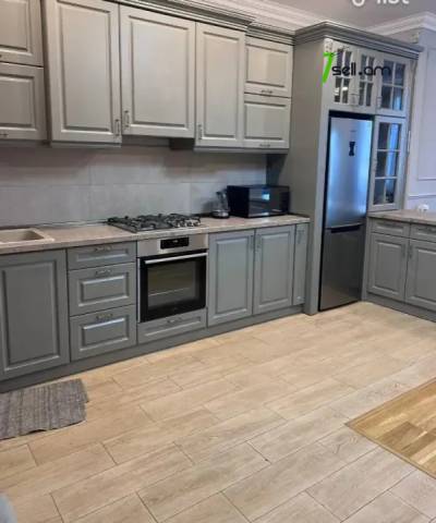 3 սենյականոց բնակարան նորակառույց շենքում Պարույր Սևակի փողոցում, 90 ք.մ., 2 սանհանգույց