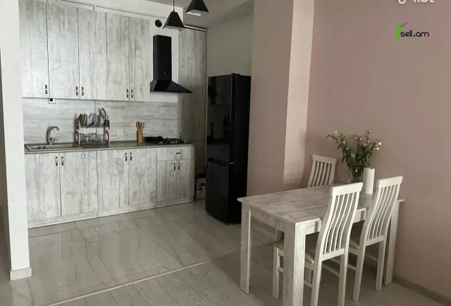 2 սենյականոց բնակարան նորակառույց շենքում Պարույր Սևակի փողոցում, 70 ք.մ., 10/15 հարկ