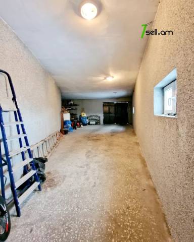 Չորս հարկանի քարե տուն Արաբկիր փողոցում Քասախում, 1000 ք.մ., 3+ սանհանգույց, եվրովերանորոգված