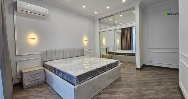 Երկու հարկանի քարե տուն Բագրևանդի 42-րդ փողոցում Նոր Նորքում, 1000 քմ, 3+ սանհանգույց