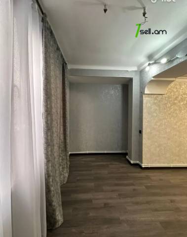 3 սենյականոց բնակարան Մամիկոնյանց փողոցում, 65 ք.մ., 2/5 հարկ, եվրովերանորոգված, քարե շենք