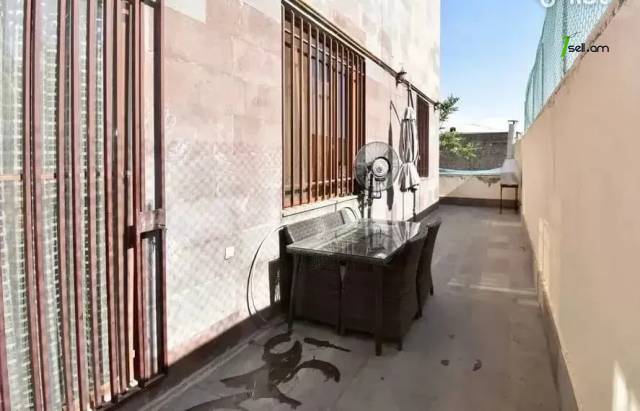 3 սենյականոց բնակարան նորակառույց շենքում Անտառային փողոցում, 116 ք.մ., բարձր առաստաղներ, 1/5 հարկ