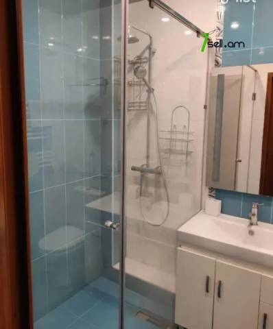 3 սենյականոց բնակարան նորակառույց շենքում Կոմիտասի պողոտայում, 78 քմ, 13/16 հարկ, բարձր առաստաղներ