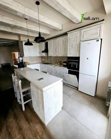 4 սենյականոց բնակարան նորակառույց շենքում Նիկողայոս Ադոնցի փողոցում, 121 ք.մ., 2 սանհանգույց