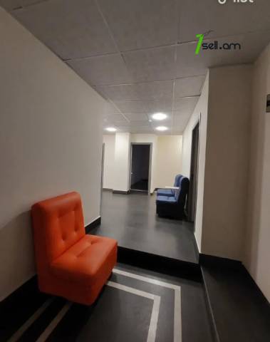 Բազմաֆունկցիոնալ գույք Արցախի պողոտայում կենտրոնում, 400 ք.մ.