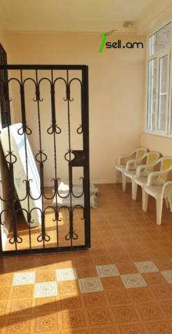 Երկու հարկանի քարե տուն Արաբկիրում, 200 ք.մ., 2 սանհանգույց, եվրովերանորոգված