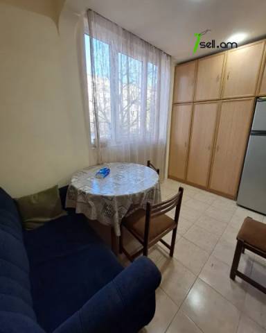 3 սենյականոց բնակարան, Tigran Mets Ave, 60 ք.մ., 3/5 հարկ, եվրովերանորոգված, քարե շենք