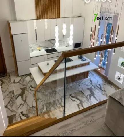 1 սենյականոց բնակարան Թումանյան փողոցում, 40 ք.մ., բարձր առաստաղներ, նախավերջին հարկ
