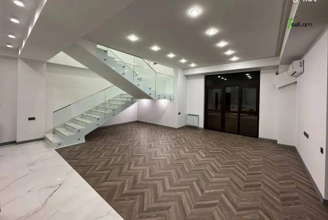 4 սենյականոց բնակարան նորակառույց շենքում, Ներսիսյան փողոցի փակուղի, 200 քմ, նախավերջին հարկ