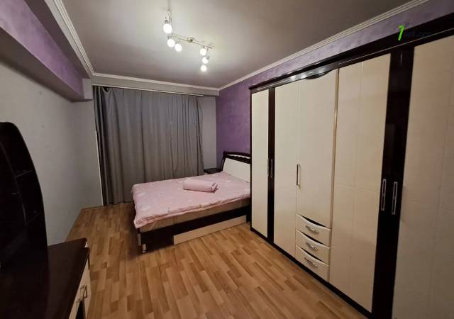 3 սենյականոց բնակարան Թումանյան փողոցում, 90 ք.մ., նախավերջին հարկ, կապիտալ վերանորոգված