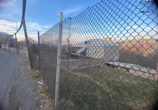 Հողատարածք բնակելի շինությունների համար Քանաքեռ Զեյթունում, 800 քմ