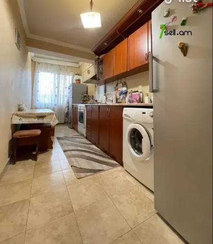 3 սենյականոց բնակարան Էզրաս Հասրաթյան փողոցում, 60 քմ, նախավերջին հարկ, կոսմետիկ վերանորոգում