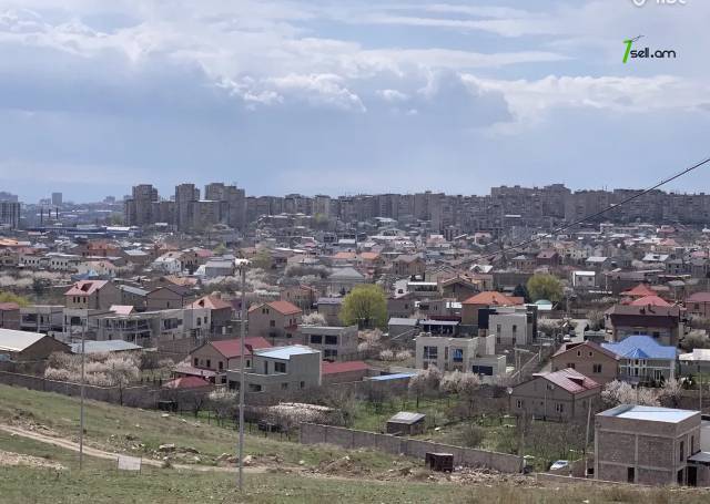 Հողատարածք բնակելի շինությունների համար Ավանում, 500 քմ