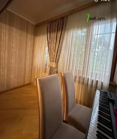 3 սենյականոց բնակարան Կարախանյան փողոցում, 90 ք.մ., 2/9 հարկ, կապիտալ վերանորոգված