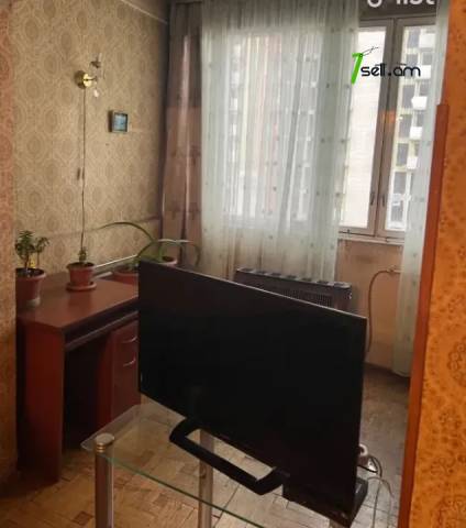 3 սենյականոց բնակարան Գրիգոր Արծրունու փողոցում, 77 քմ, 3/5 հարկ, քարե շենք