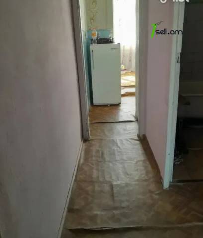 3 սենյականոց բնակարան Նանսենի փողոցում, 74 ք.մ., նախավերջին հարկ, բարձր առաստաղներ, քարե շենք