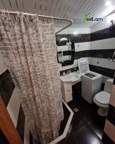 Երկու հարկանի քարե ամառանոց 12-րդ փողոցում Պտղնիում, 600 ք.մ., 3+ սանհանգույց, եվրովերանորոգված