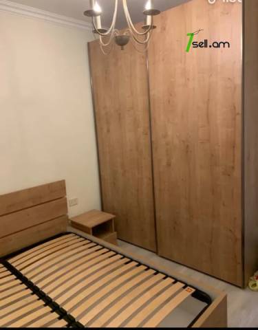 2 սենյականոց բնակարան Արցախի պողոտայում, 55 ք.մ., բարձր առաստաղներ, մի քանի պատշգամբ, 3/5 հարկ