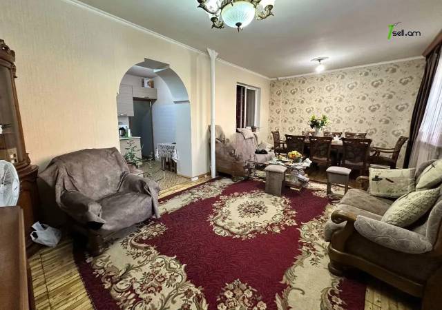 3 սենյականոց բնակարան Նանսենի փողոցում, 87 ք.մ., 3/5 հարկ, կոսմետիկ վերանորոգում, քարե շենք