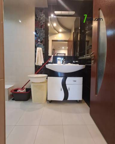 3 սենյականոց բնակարան Սարյանի փողոցում, 80 ք.մ., 5/16 հարկ, եվրովերանորոգված