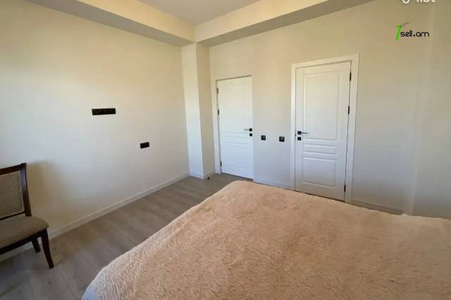 3 սենյականոց բնակարան նորակառույց շենքում Դավիթ Անհաղթի փողոցում, 107 ք.մ., 12/15 հարկ