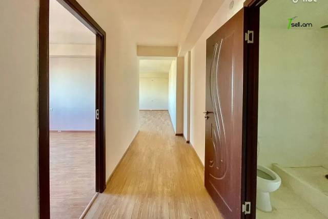 2 սենյականոց բնակարան նորակառույց շենքում Շինարարների փողոցում, 70 քմ, 11/14 հարկ