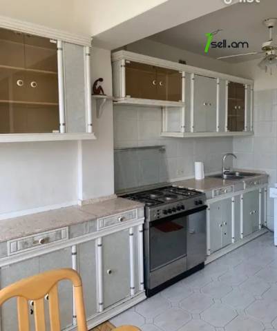 3 սենյականոց բնակարան Գյուլբենկյան փողոցում, 78 ք.մ., 3/5 հարկ, եվրովերանորոգված, քարե շենք